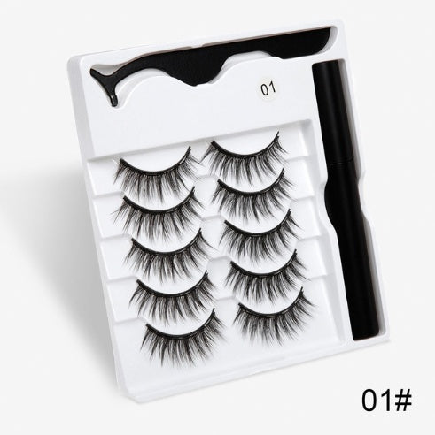 A pair of false eyelashes with fashionable magnets.