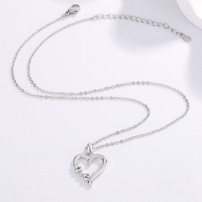 LOVE Collier en acier titane LOVE pendentif cadeau