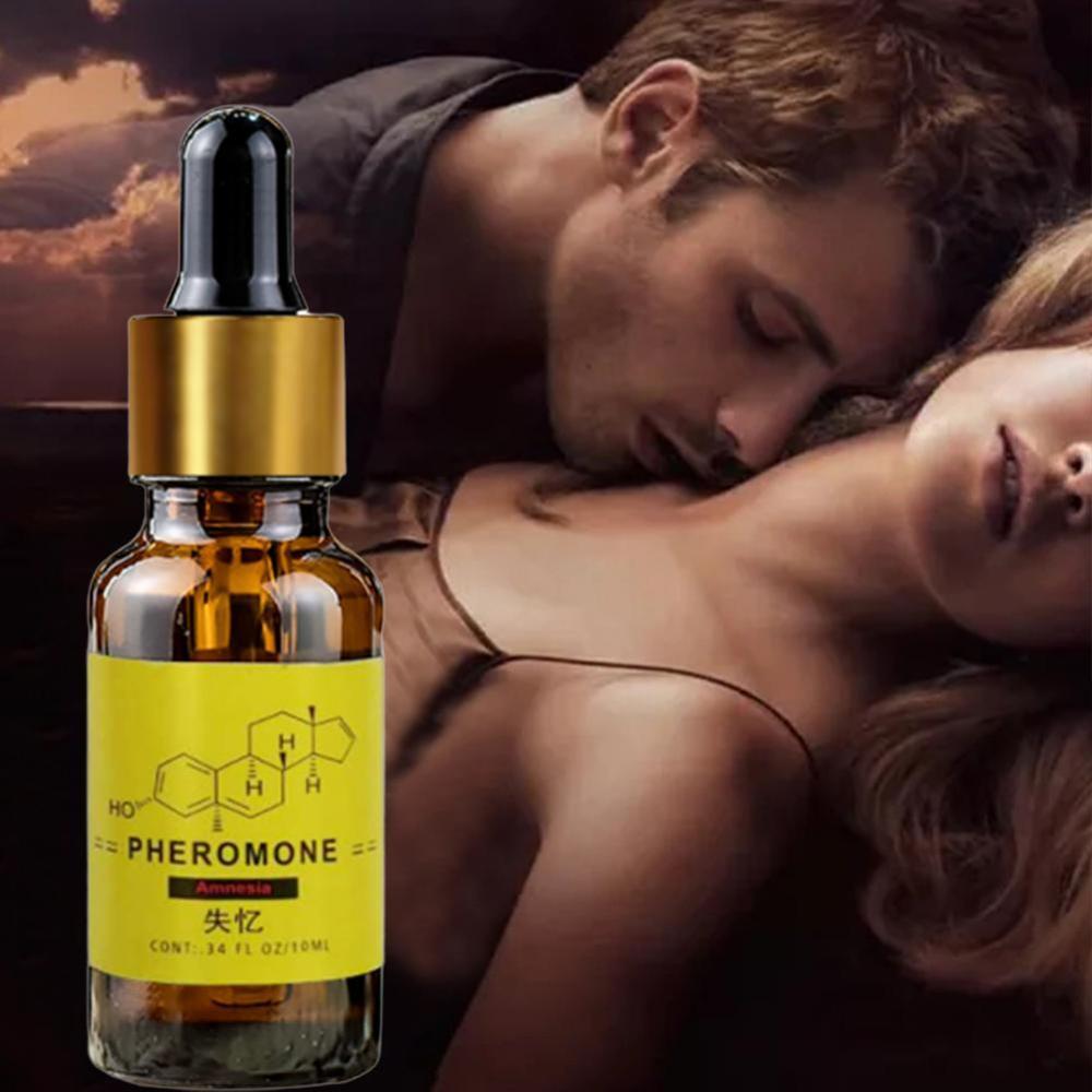 Hommes et femmes flirtant avec un parfum sexy.