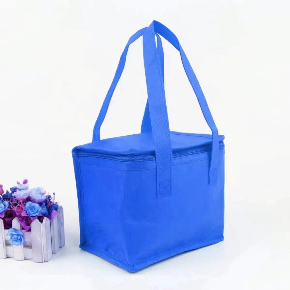 Portable lunch insulation bag, drink holder, insulated bags, food delivery bag.