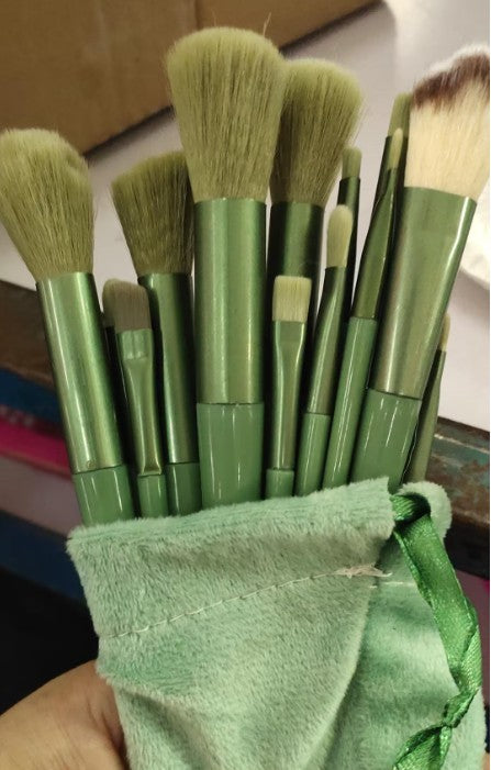 Ensemble de 13 pinceaux de maquillage, pinceau correcteur, pinceau à blush, pinceau à poudre, pinceau pour ombre à paupières, pinceau illuminateur, pinceau fond de teint, outils de beauté cosmétiques.