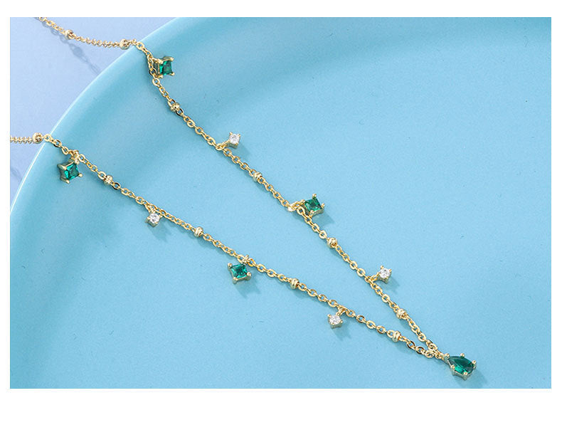 Collier en zircon émeraude goutte d'eau généreuse