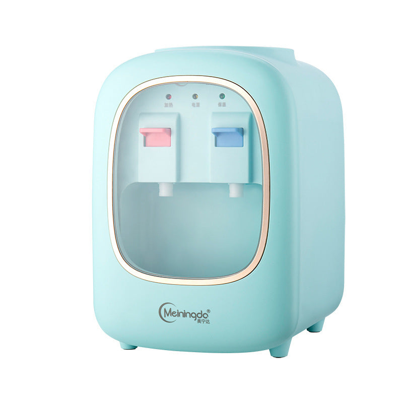 Petit distributeur d'eau de bureau en cartoon chaud et froid.