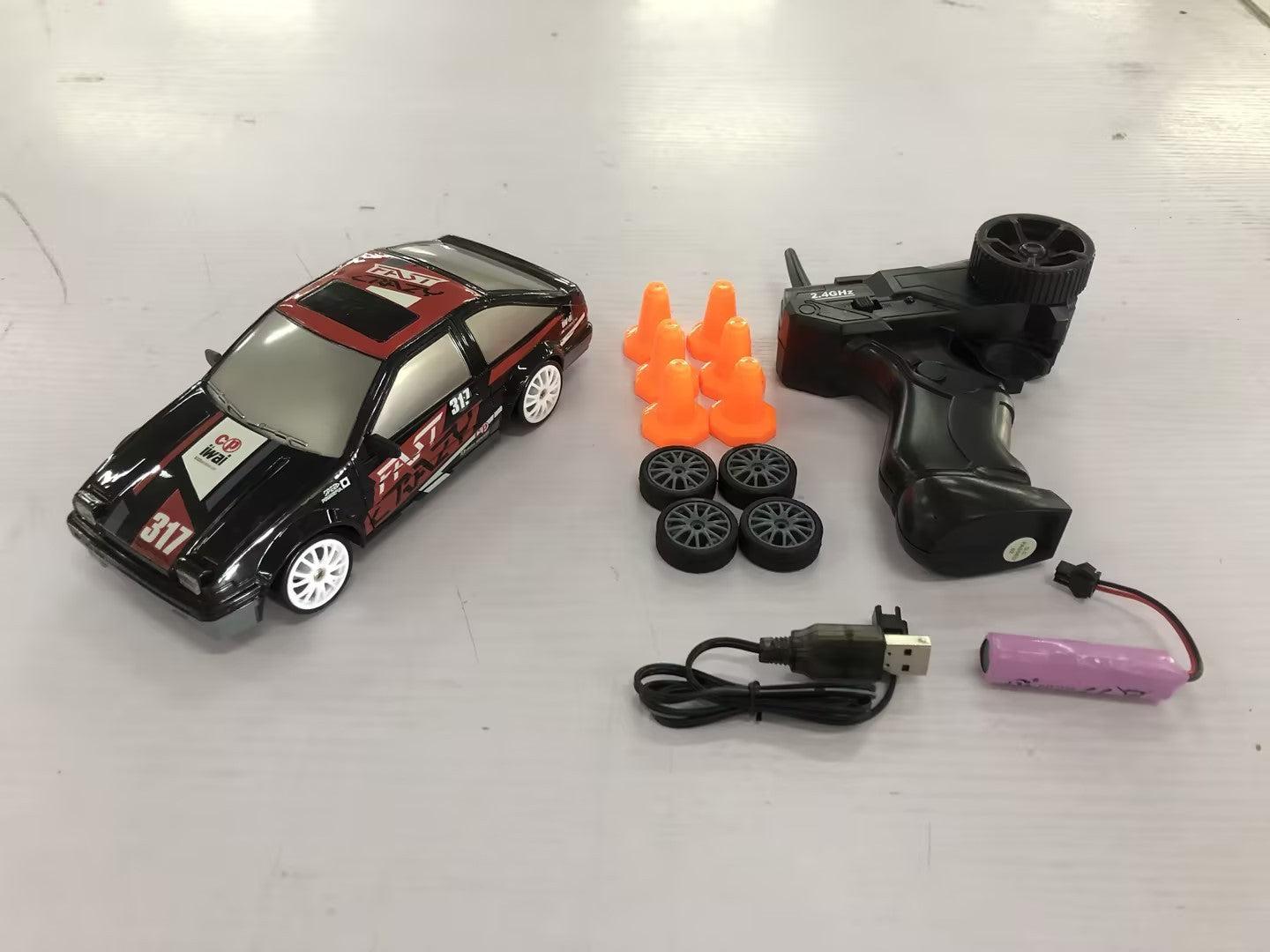 Voiture télécommandée de dérive 2.4G 4WD, modèle GTR AE86, jouet de voiture de course RC pour enfants, cadeaux de Noël.