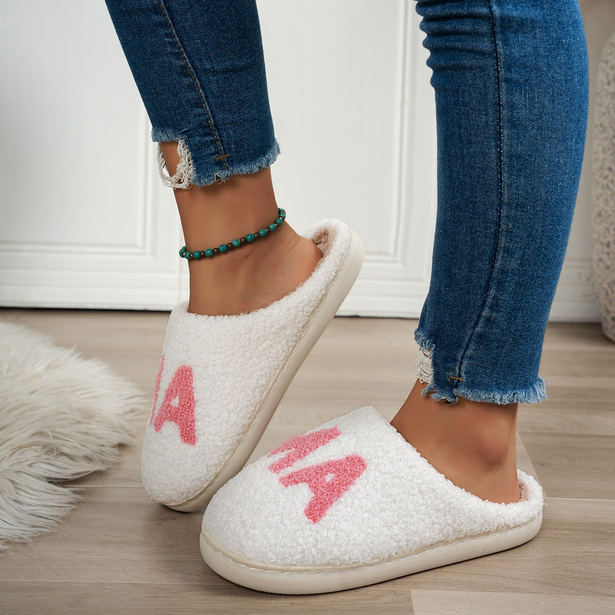 Chaussons en coton épais et antidérapants MAMA, cadeau de Noël chaleureux et confortable.