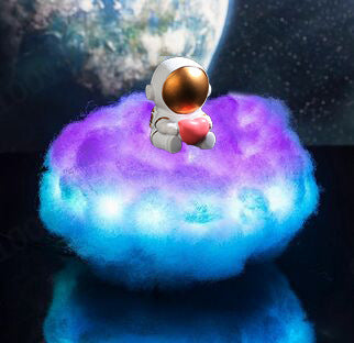 Lampe astronaute à nuages colorés LED avec effet arc-en-ciel comme veilleuse pour enfants, cadeau créatif.