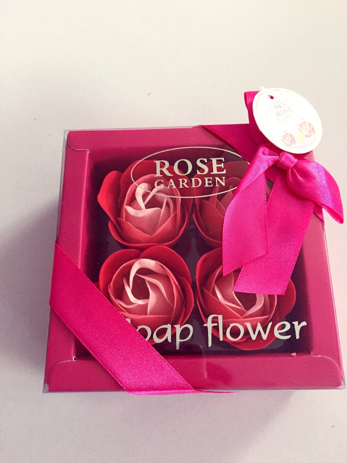 Coffret cadeau de 4 fleurs de savon à la rose pour la Saint-Valentin