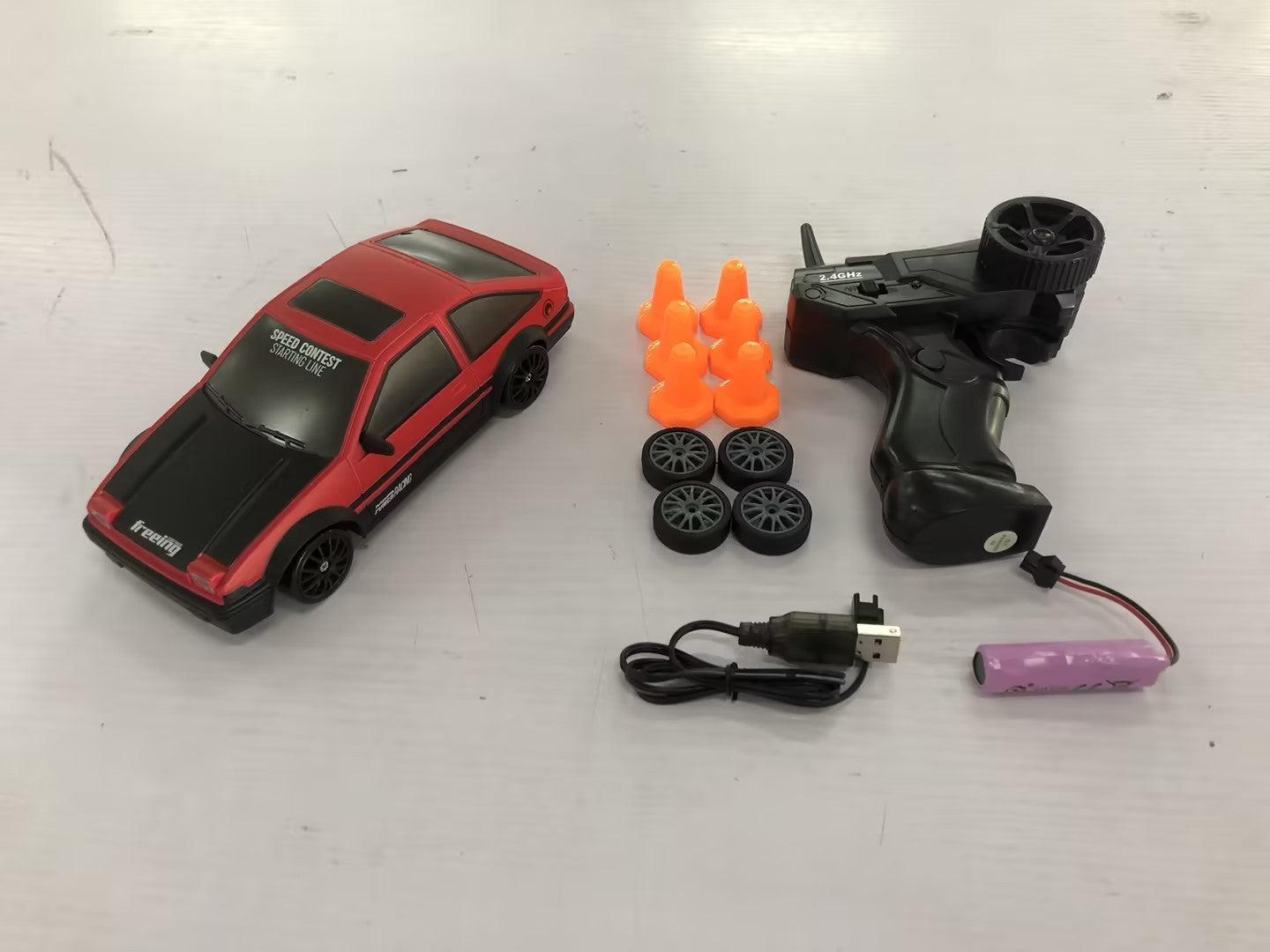 Voiture télécommandée de dérive 2.4G 4WD, modèle GTR AE86, jouet de voiture de course RC pour enfants, cadeaux de Noël.