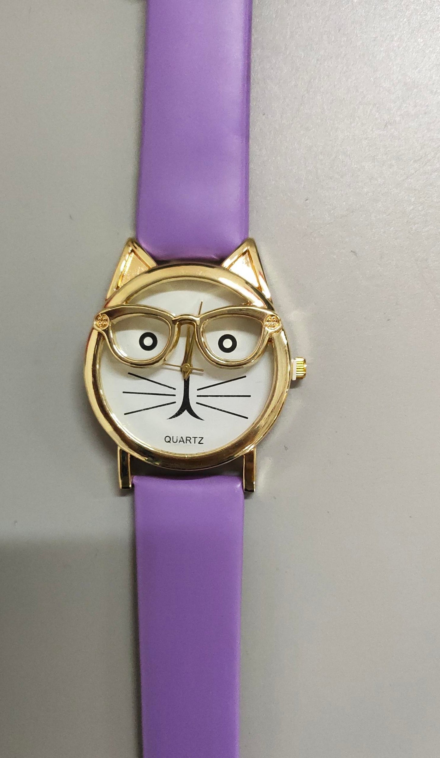 Montre avec Joli dessin animé pour enfants à regarder.