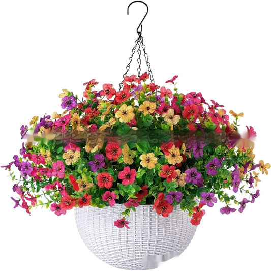 Panier suspendu rond en chlorophytum avec cadre en fer et décoration violette pour jardinage printanier