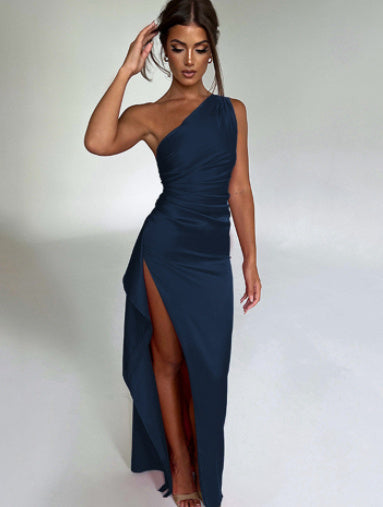 Sexy une épaule dos nu fendue robe d’été élégante slim-fit robe en satin de couleur unie pour les femmes