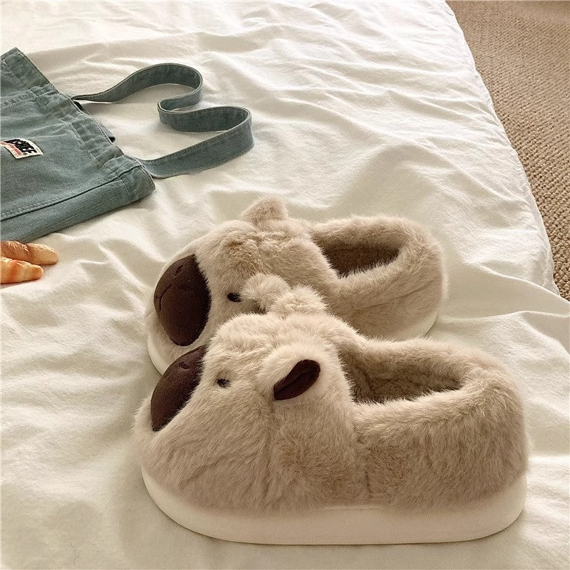 Chaussons d'extérieur en peluche mignonne à plateforme recouverte, chauds et confortables.