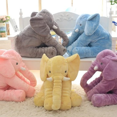 Coussin en peluche éléphant pour le confort et le sommeil des bébés.