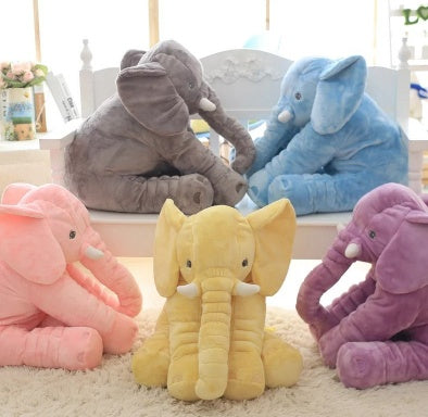 Coussin en peluche éléphant pour le confort et le sommeil des bébés.