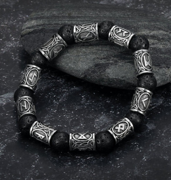 Bracelet en argent et pierre de lave noire fabriqué par Asgard