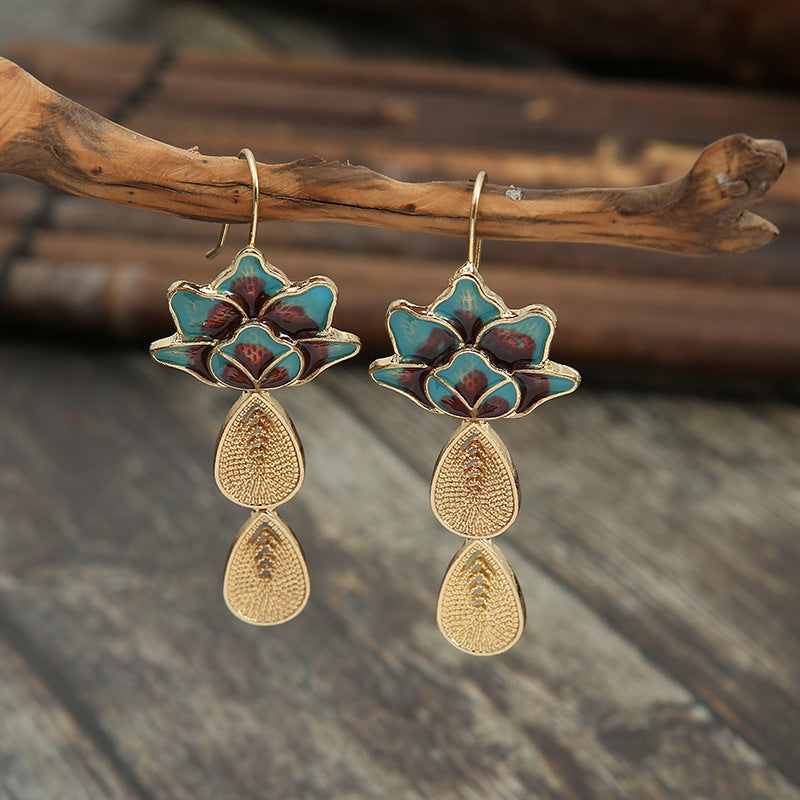 Boucles d'oreilles vintage en soie bleu brûlé avec goutte d'eau de lotus élégant pour femmes.