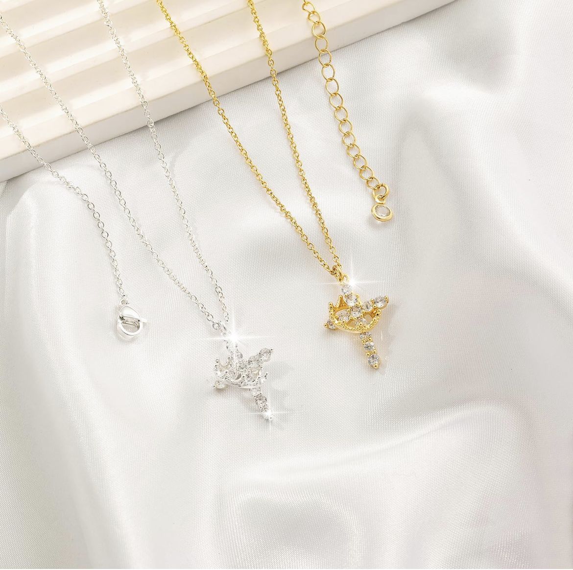 Collier rotatif Cross Crown assorti