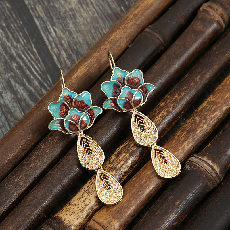 Boucles d'oreilles vintage en soie bleu brûlé avec goutte d'eau de lotus élégant pour femmes.