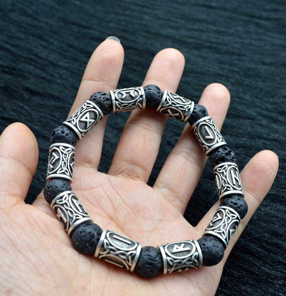 Bracelet en argent et pierre de lave noire fabriqué par Asgard