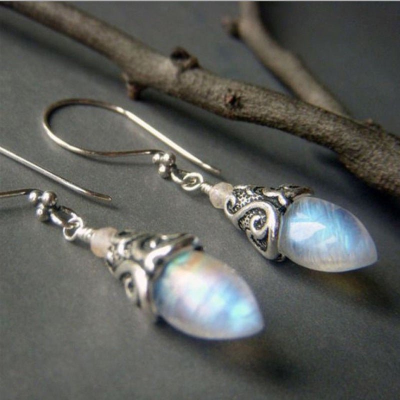 Boucles d'oreilles élégantes en plaqué coloré saphir bleu clair de lune. - KaoKao