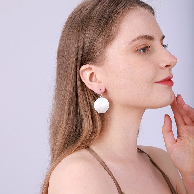 Boucles d'oreilles géométriques en alliage rond brossé de mode pour femmes, simple et de niche. - KaoKao