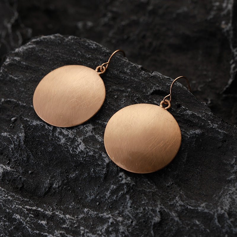 Boucles d'oreilles géométriques en alliage rond brossé de mode pour femmes, simple et de niche. - KaoKao