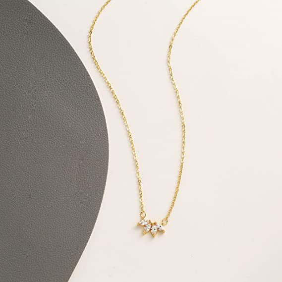 Collier minimaliste à pétales de fleurs brillantes pour femmes et filles, bijoux tendance, pendentif fleur de lotus, cadeau d'anniversaire de fête