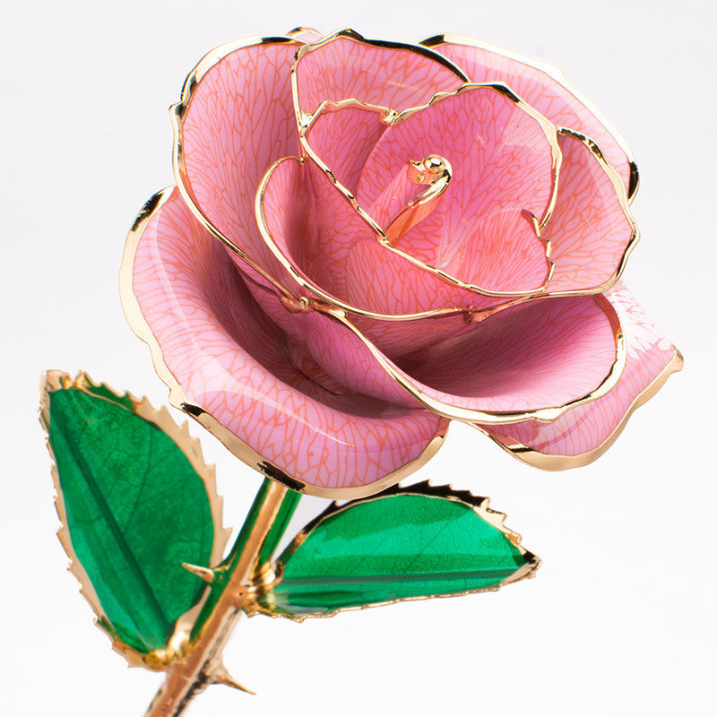 Fleur de rose plaquée or 24 carats avec un coffret cadeau Cadeau de Saint-Valentin