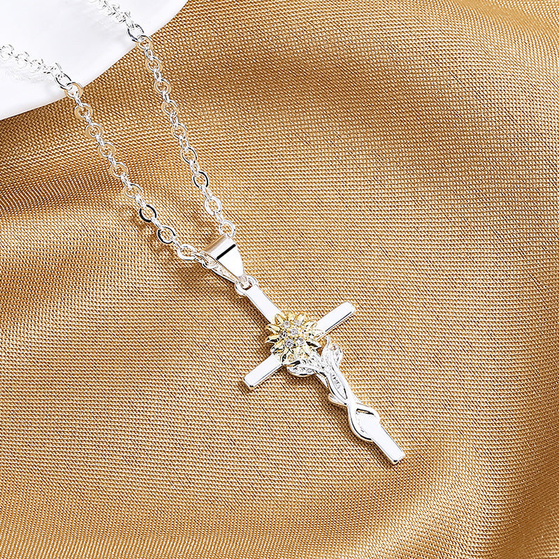 Collier pendentif croix en or et argent bicolore fleur de tournesol pour femme