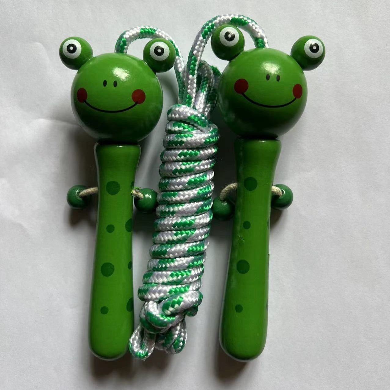 Corde à sauter pour enfants avec manche en bois de dessin animé - KaoKao