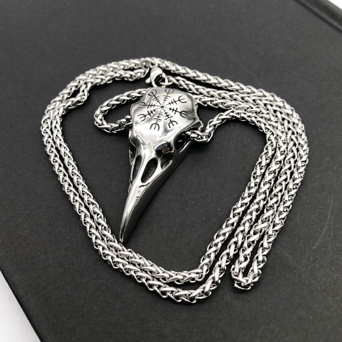 Collier avec pendentif en forme de bec d'aigle et de crâne pour homme, symbole viking vintage à la mode