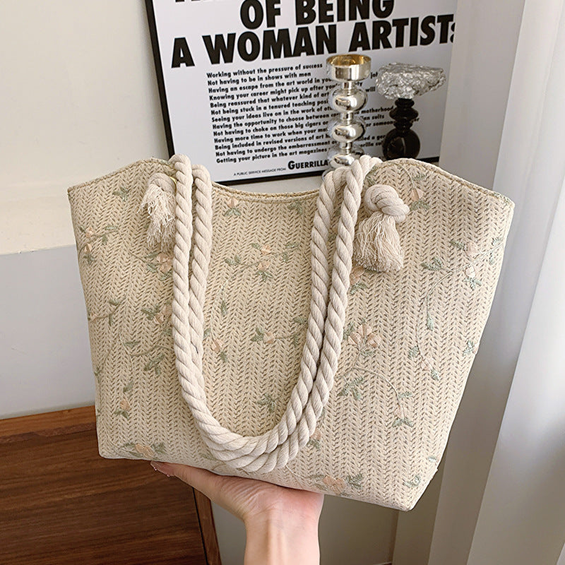 Nouveau et simple sac en paille, sac en dentelle, sac à bandoulière en paille, grande capacité, sac à main floral à la mode pour femmes.