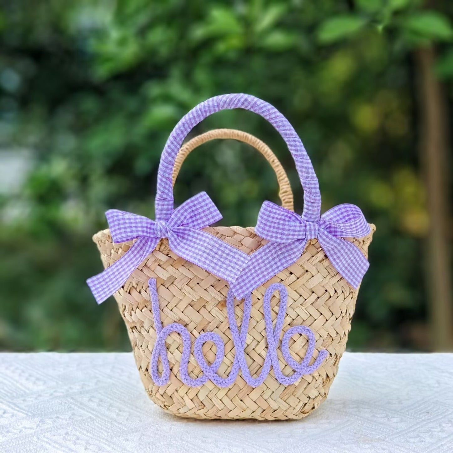 Sac à main tissé couleur bonbon avec lettres personnalisées