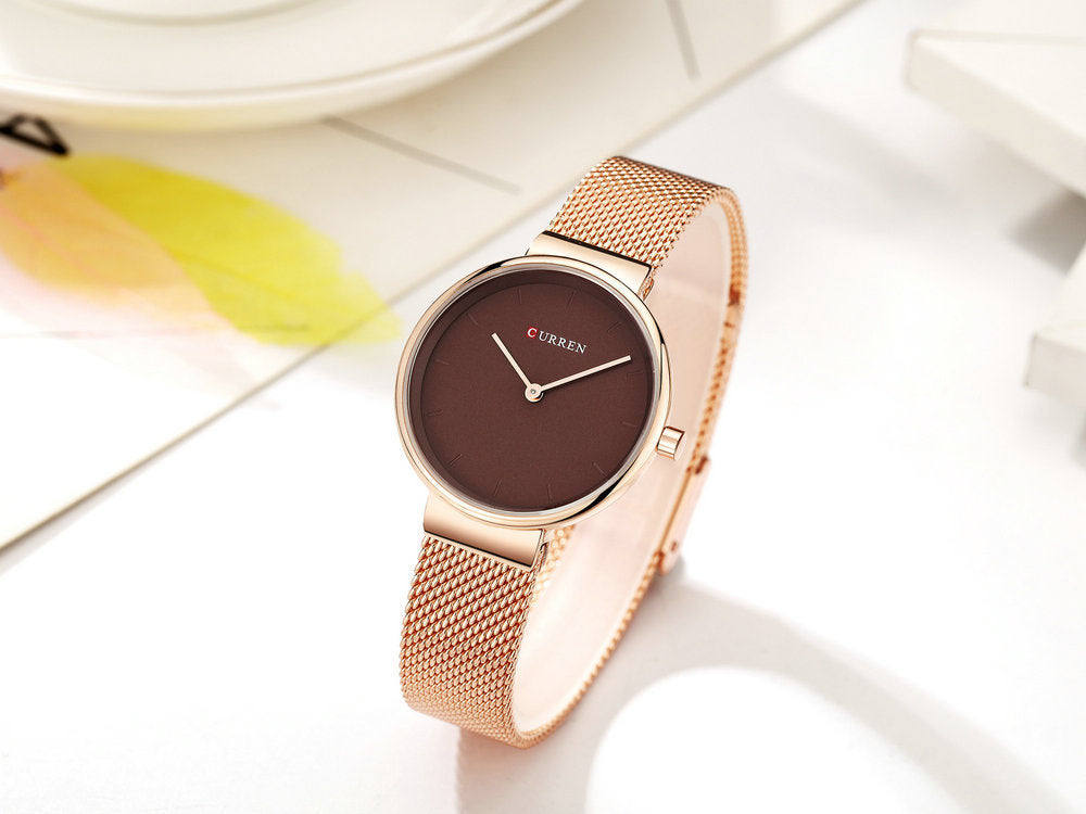 Montre à quartz nouvelle mode pour femmes avec bracelet en maille, montre de poche décontractée pour les affaires.