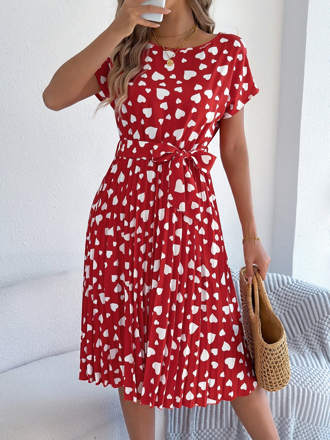 Robe plissée décontractée à manches courtes et taille ajustée, motif cœur et couleur contrastée - KaoKao