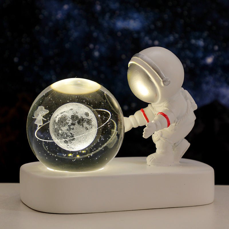 Veilleuse en forme de boule de cristal pour astronaute de la galaxie planétaire, alimentée par USB, lumière de chevet chaude, cadeau d'anniversaire - KaoKao