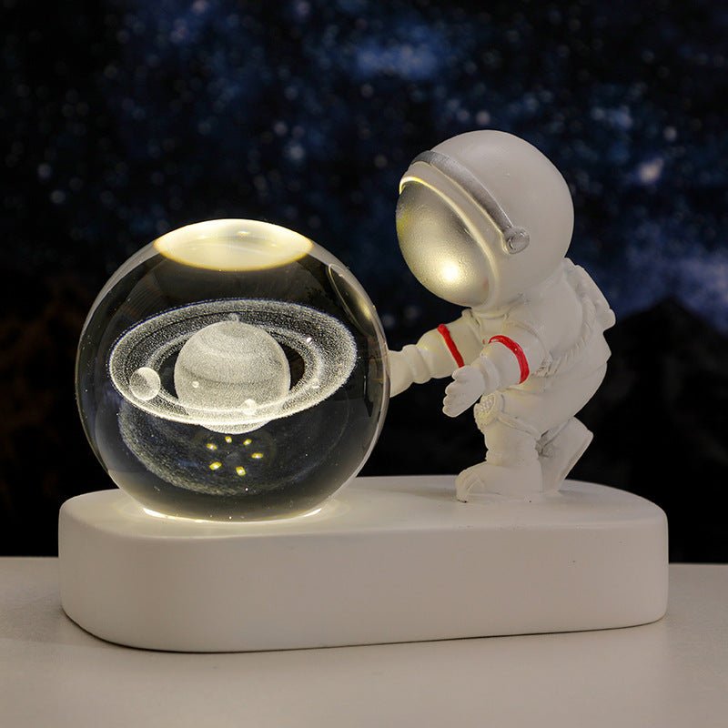 Veilleuse en forme de boule de cristal pour astronaute de la galaxie planétaire, alimentée par USB, lumière de chevet chaude, cadeau d'anniversaire - KaoKao