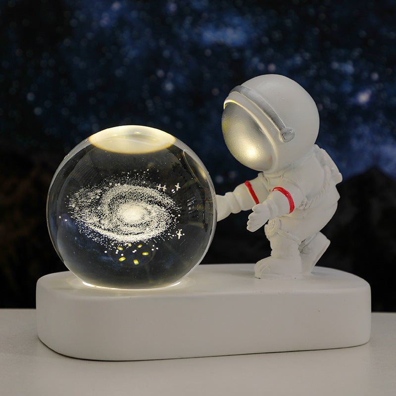 Veilleuse en forme de boule de cristal pour astronaute de la galaxie planétaire, alimentée par USB, lumière de chevet chaude, cadeau d'anniversaire - KaoKao