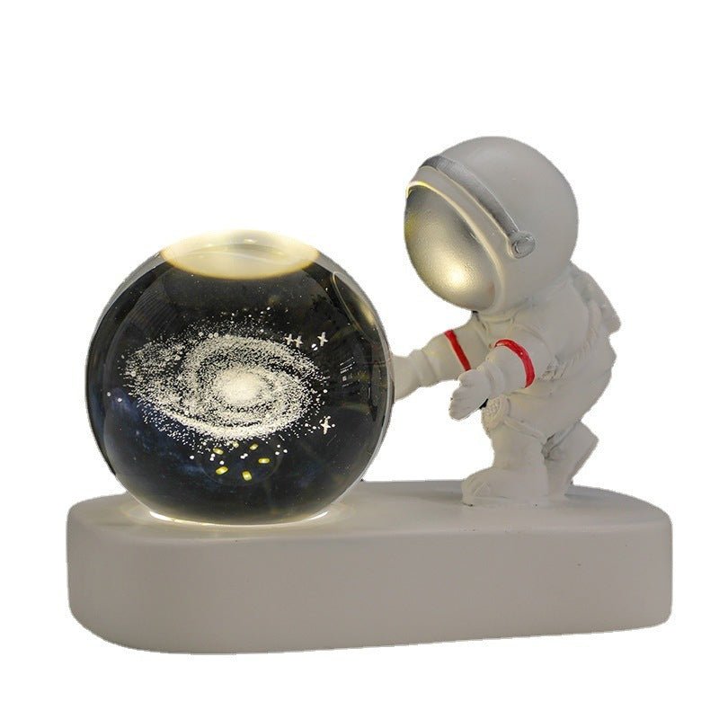 Veilleuse en forme de boule de cristal pour astronaute de la galaxie planétaire, alimentée par USB, lumière de chevet chaude, cadeau d'anniversaire - KaoKao